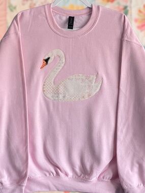 Swan Patchwork Embroidered Medium Light Pink Crewneck Sweatshirt